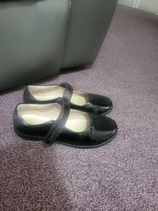  — Lelli Kelly black patent school shoes. Size 2