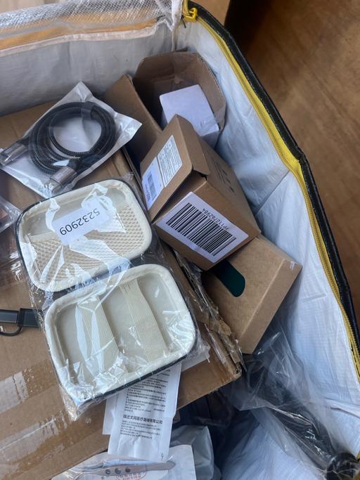  — Joblot full sleeve car booty  items