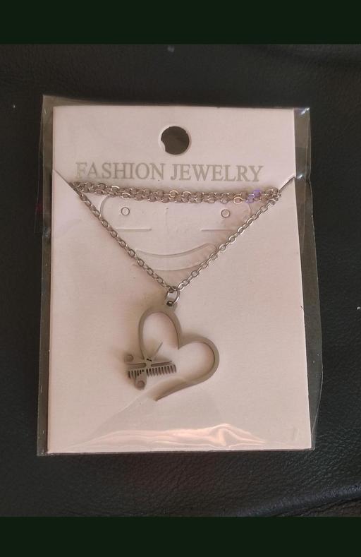  — Beautiful necklace chain