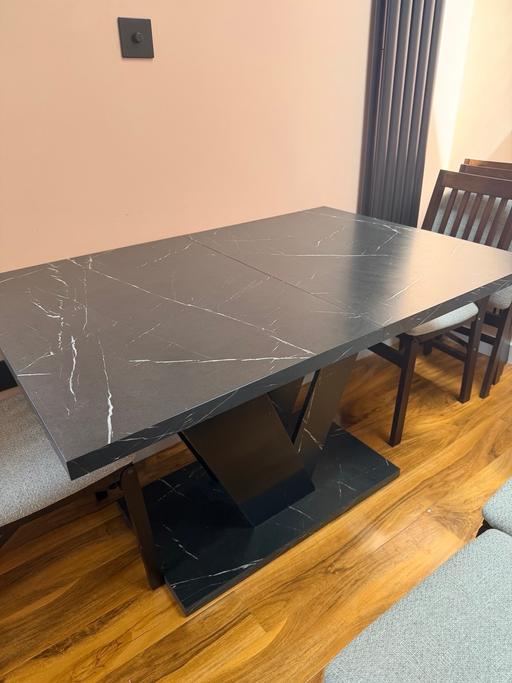  — Dining table extendable-no chairs collection