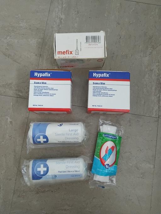  — Bandages.