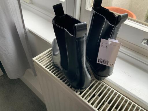  — Ankle Boots
