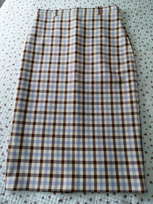  — ladies skirt size *L*   Zara