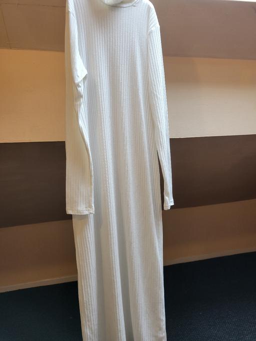  — women long cream dress