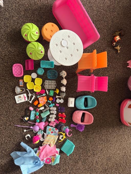  — Barbie doll house food truck accessories