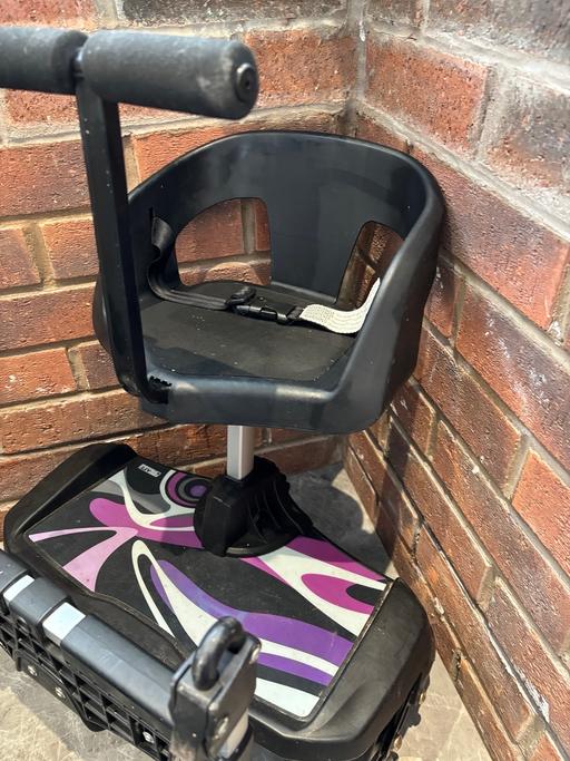  — Buggy board with seat