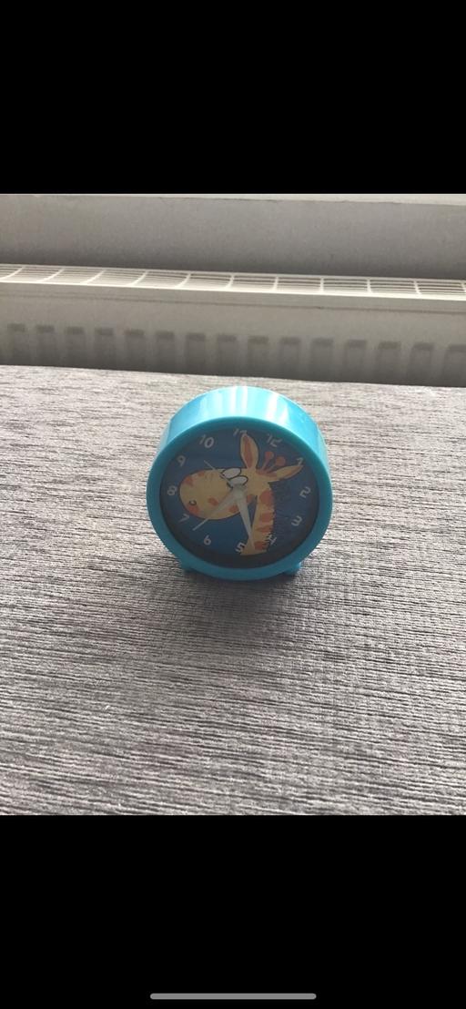  — Giraffe logo children clock