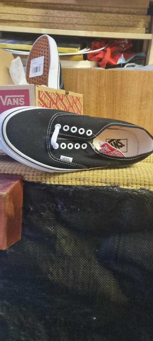 — vans shoes