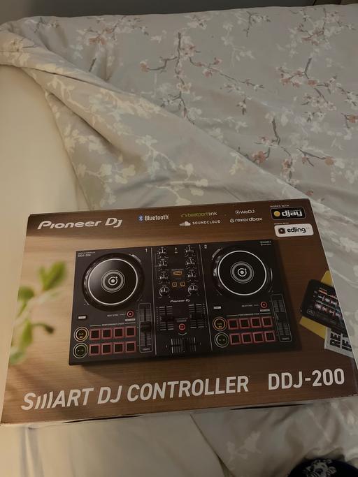  — Dj decks