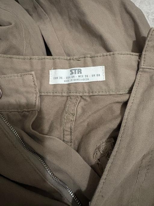  — Stradivarius Cargos woman size 8