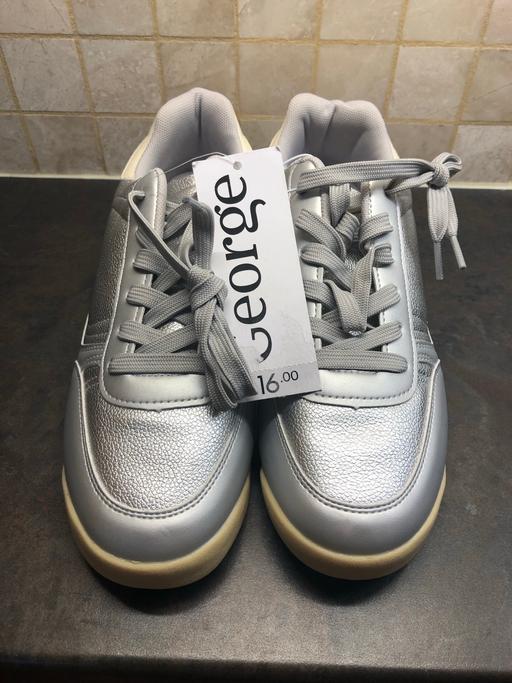  — Ladies Silver Metallic Trainers New