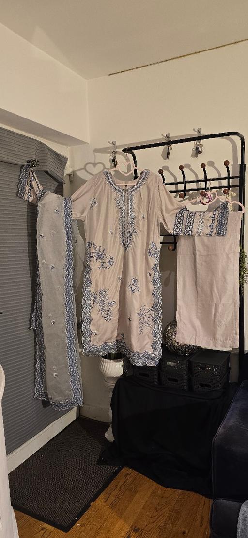  — Pakistani designer 3pc suit kameez plazo L