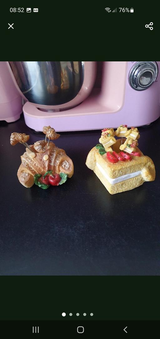  — ornamental cakes & picks sets x 2