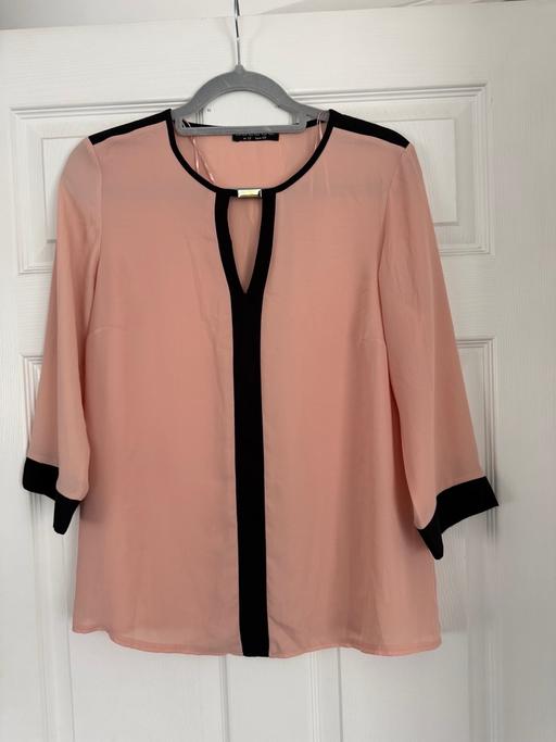  — Blouse