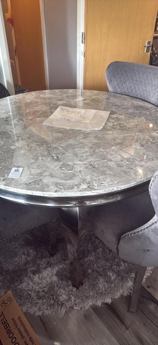  — Grey marble round dining table + 4 chairs