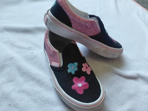  — Girls Vans Slip-ons