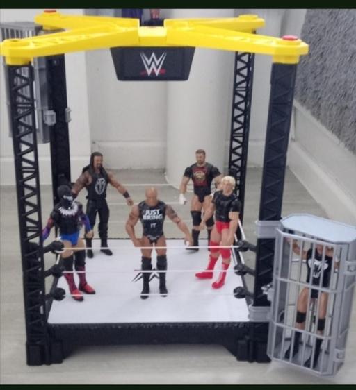  — WWE Tough Talkers Wrestling Ring & Wrestlers