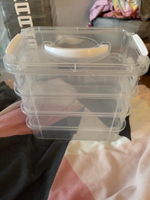  — Storage container