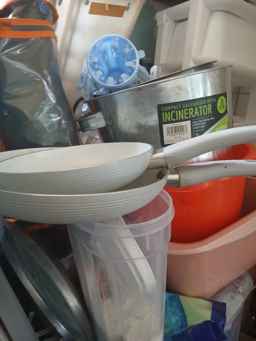  — 2 small fry pans studio