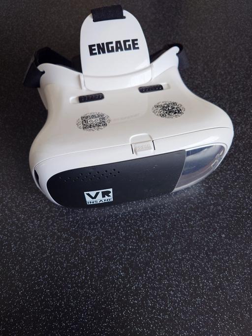  — VR Insane Engage Headset for smartphones
