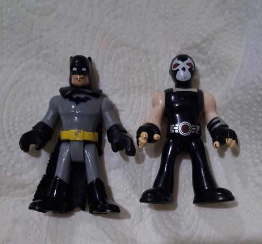  — 2 toy figures