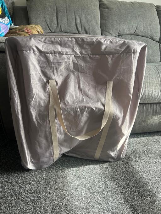  — Kinderkraft cot