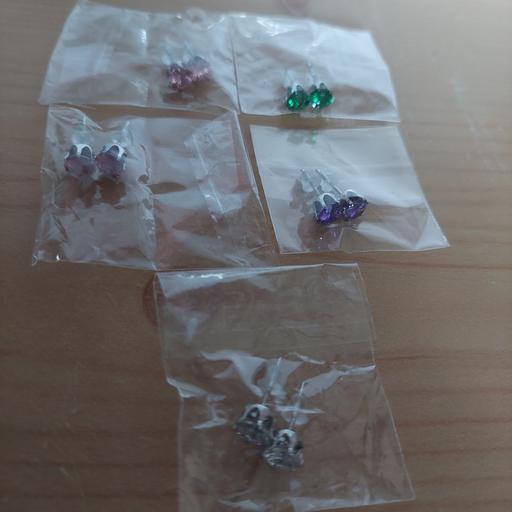  — womens Stud Earrings X 5 pairs new