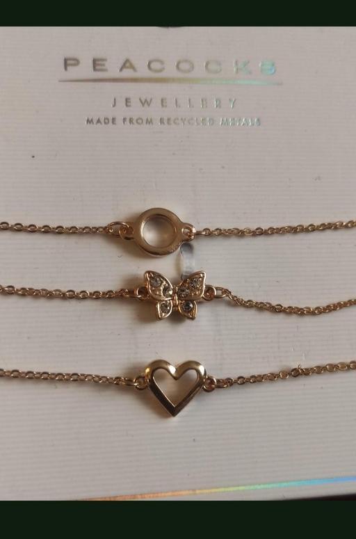  — New bracelet set