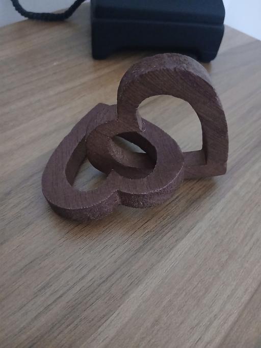  — Linked Wooden Hearts Good Con