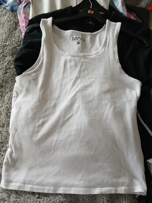  — med men's man vest vgc
