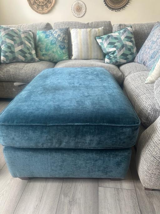  — Teal foot stool very good condition