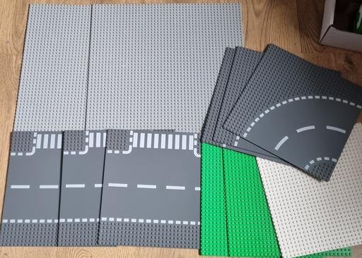  — 11 x Genuine Lego base plates building boards