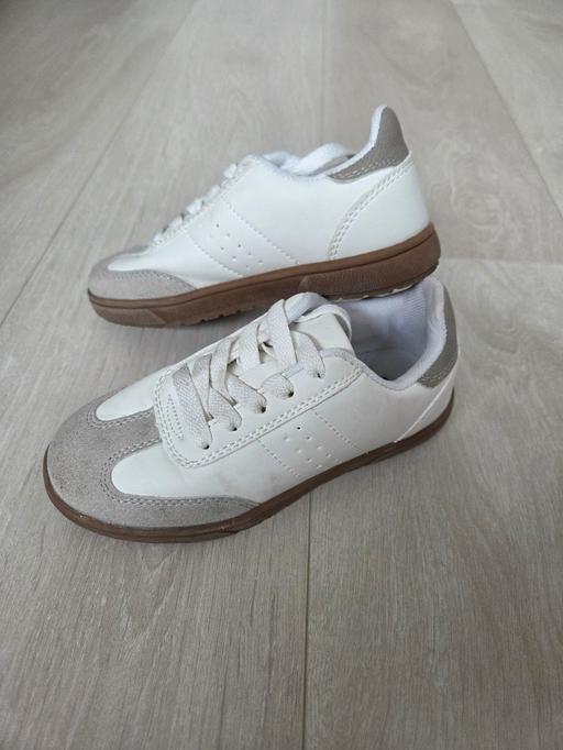  — Size 11 trainers