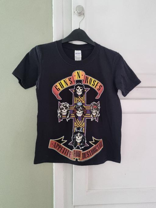  — child's guns & roses tshirt