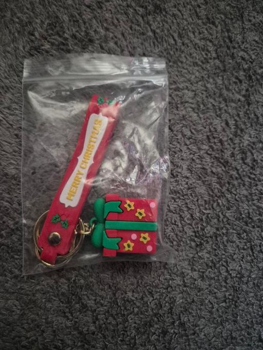  — new Xmas Present Keychain