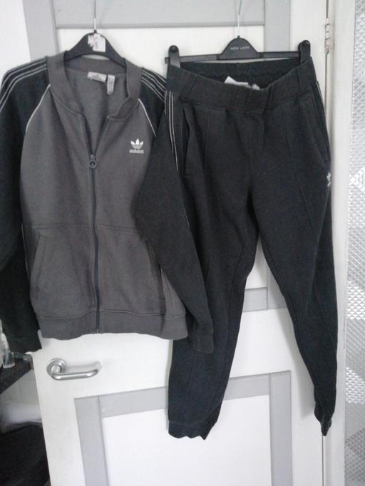  — Men's size *M*