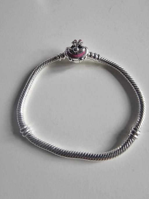  — Cheshire Cat silver charm bracelet 18cm