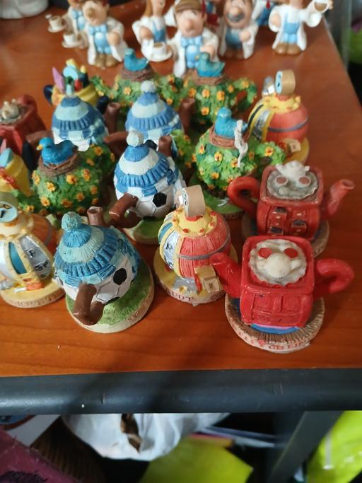  — collection ty photo tea pots