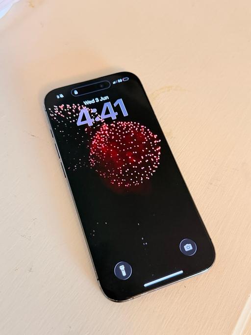  — iPhone 15 Pro 256gb