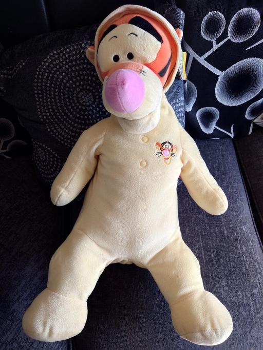  — Large Tigger soft toy