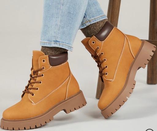  — NEW TRUFFLE TAN BOOTS 6