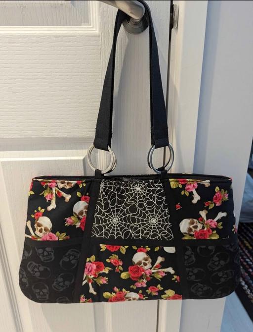  — NEW SKULL & ROSES TOTE BAG & INNER SORTER BAG