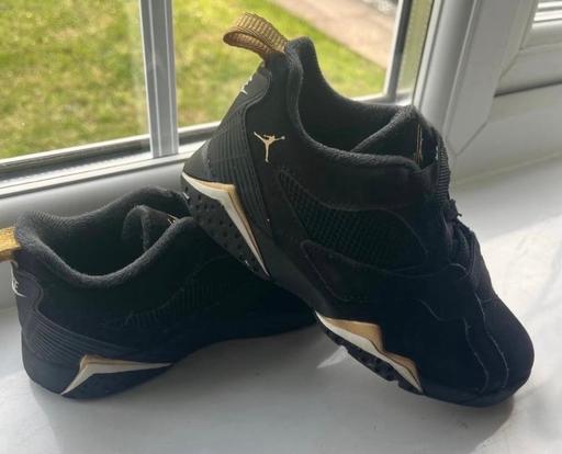  — Boys Nike trainers size 10
