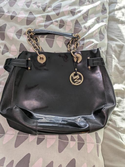  — 2 hand bags
