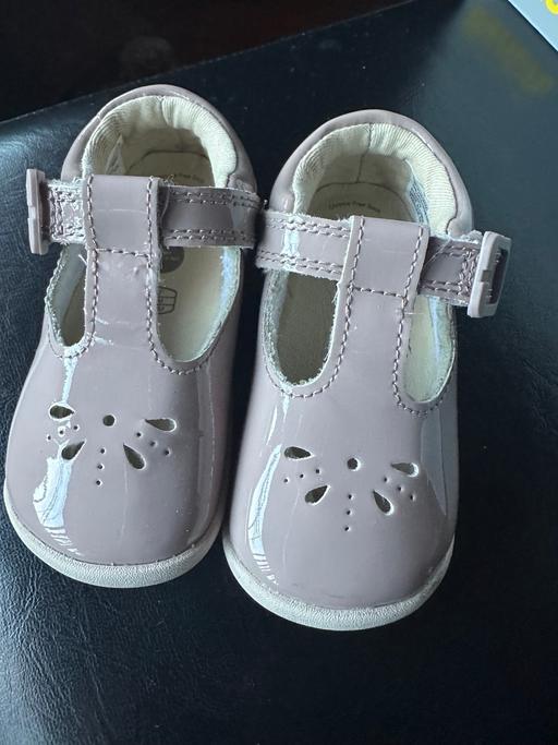  — 1 pair of infant girls Clark shoes