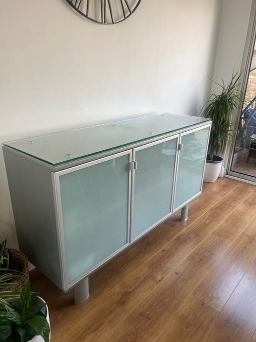  — 3 part glass storage table