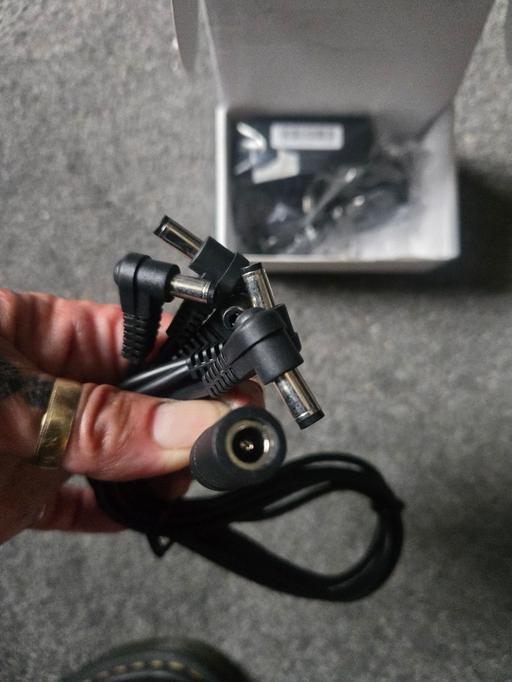  — guitar Pedal Power Supply