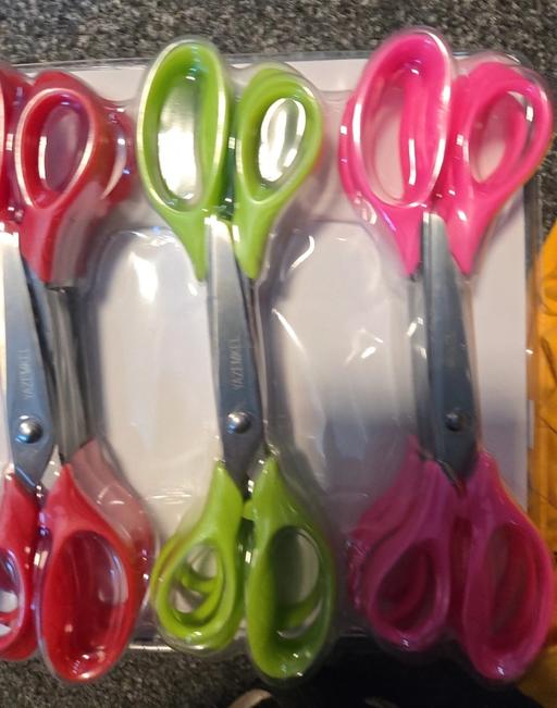  — 30 pairs of scissors