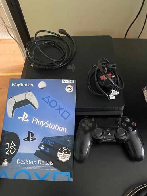  — PlayStation 4 console and controller