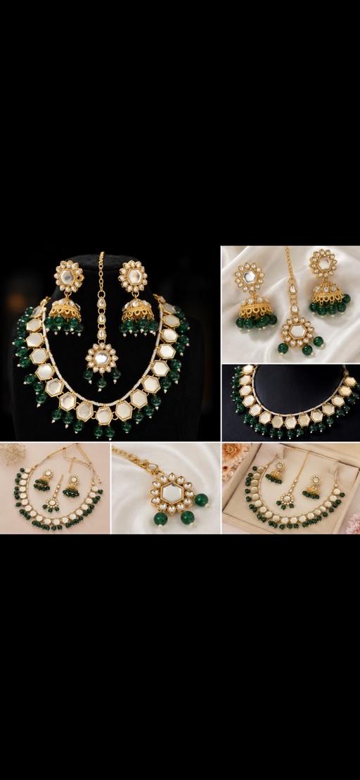  — Green kundan jewellery set with earrings